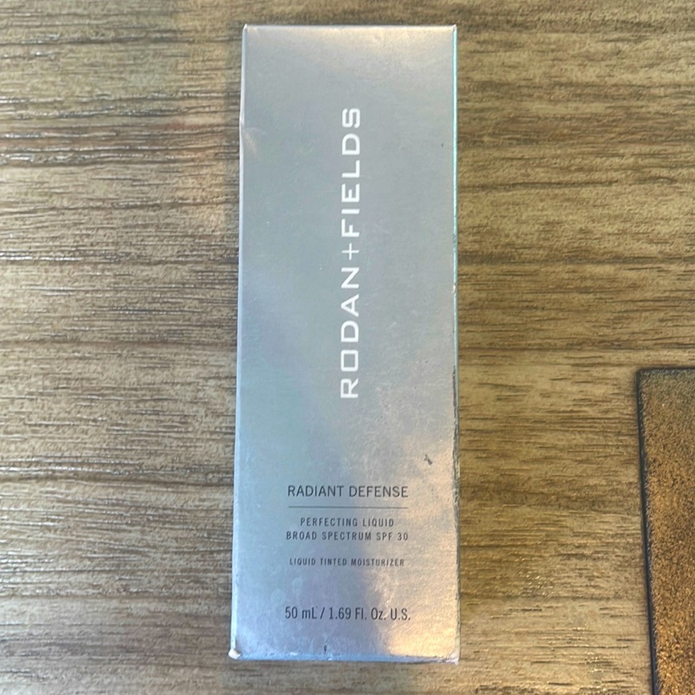 Rodan + Fields Radiant Defense Perfecting Liquid SPF 30 - Truffle